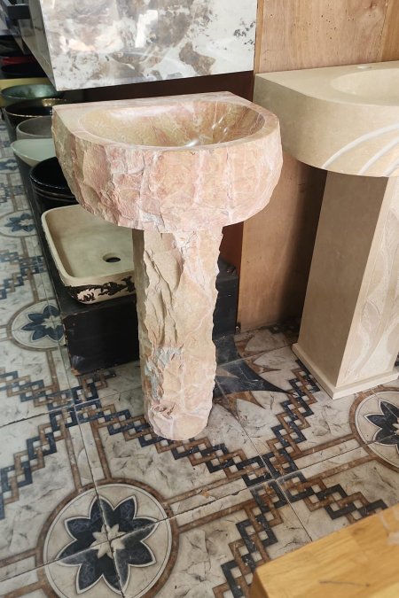 مغسلة حجر طبيعي قائمة بتصميم صخري